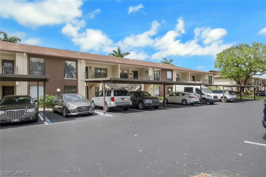 4240 Chantelle Drive Naples FL 34112