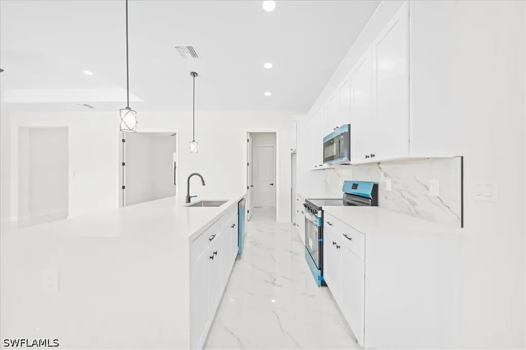 1226 NE 5th Place Cape Coral FL 33909