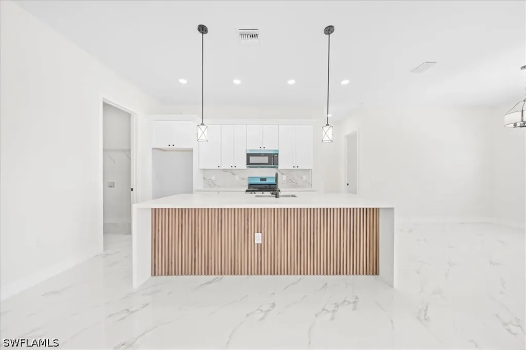1226 NE 5th Place Cape Coral FL 33909