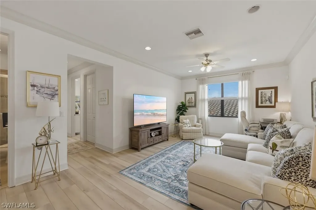 3306 Baltic Drive Naples FL 34119