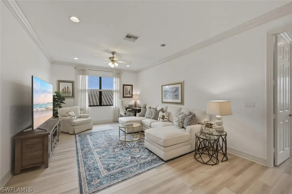 3306 Baltic Drive Naples FL 34119