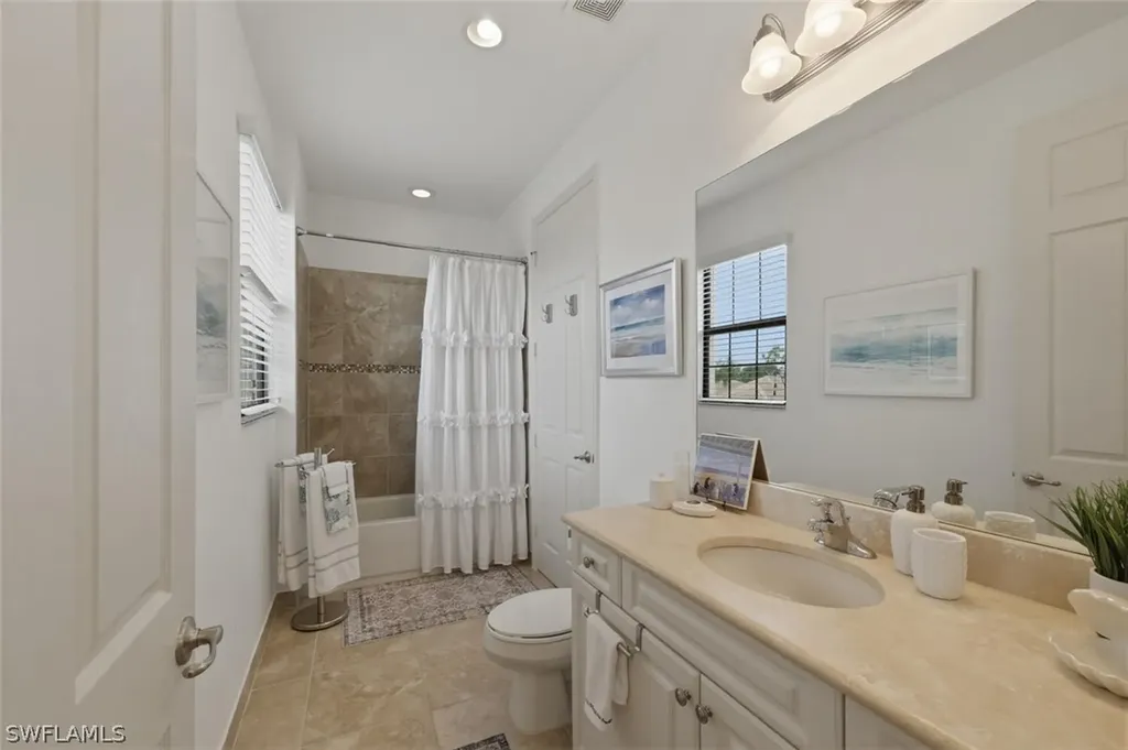 3306 Baltic Drive Naples FL 34119