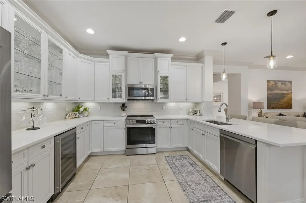 3306 Baltic Drive Naples FL 34119