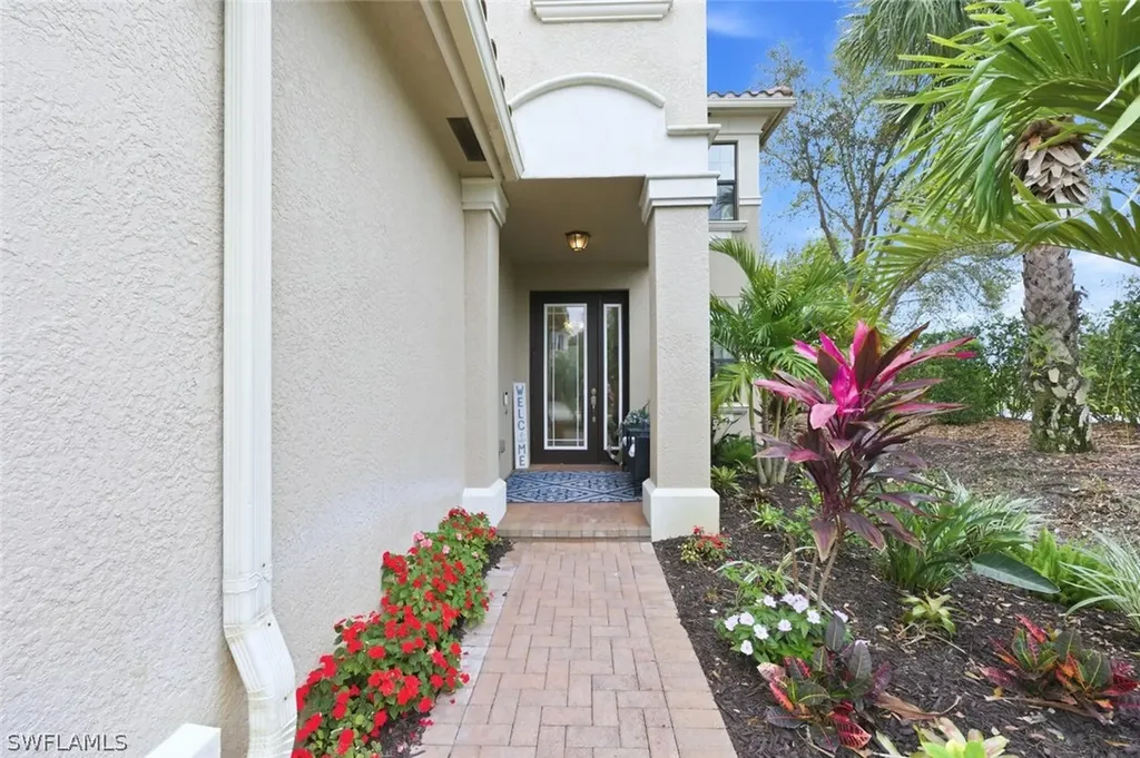 3306 Baltic Drive Naples FL 34119