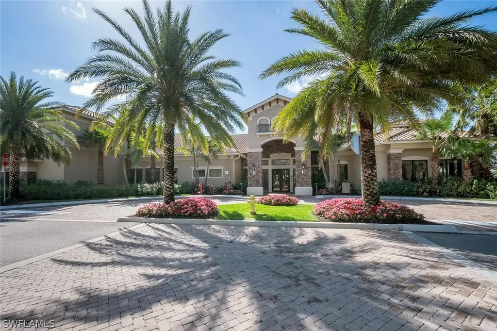 3306 Baltic Drive Naples FL 34119