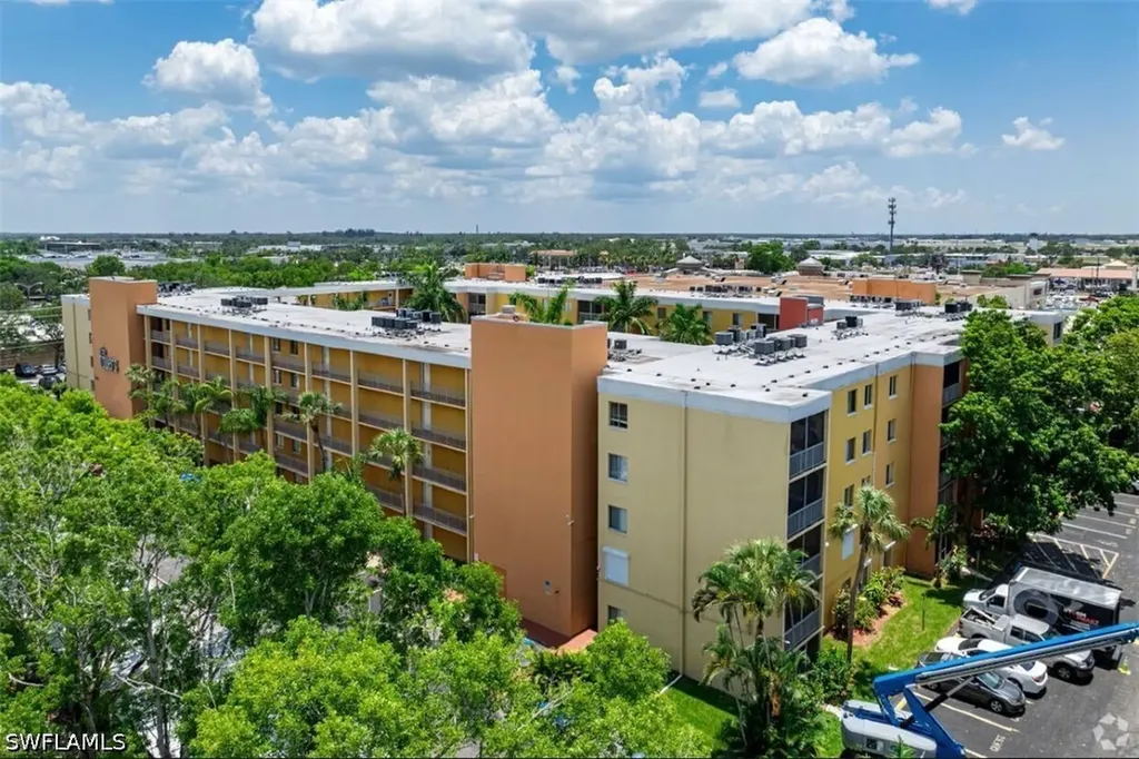 2366 E Mall Drive Fort Myers FL 33901