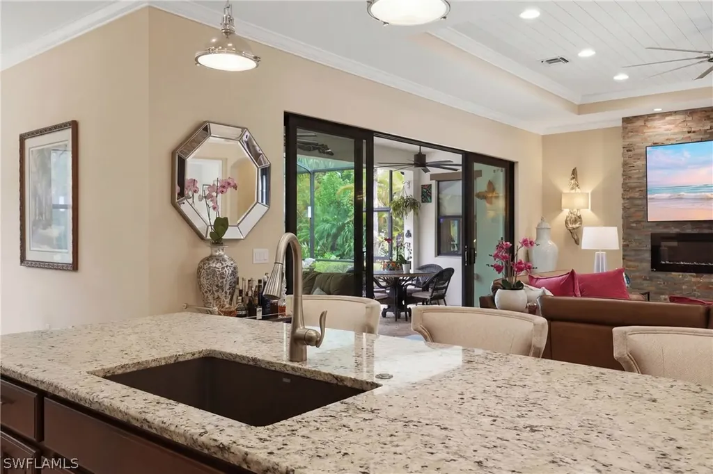 2303 Somerset Place Naples FL 34120