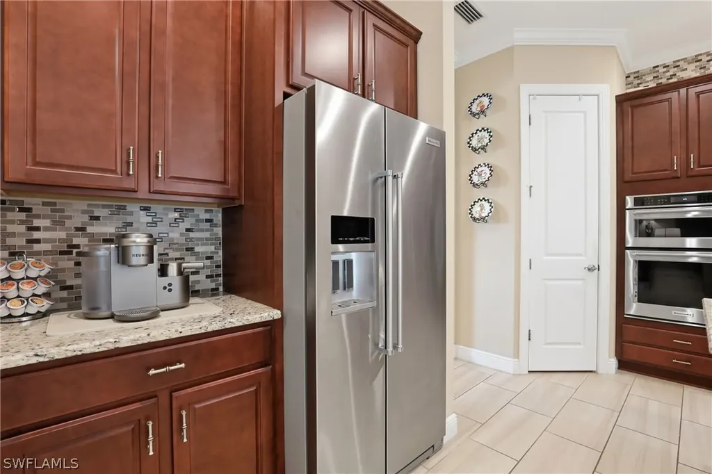 2303 Somerset Place Naples FL 34120