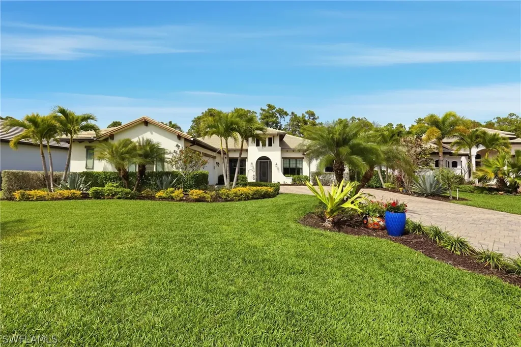 2303 Somerset Place Naples FL 34120