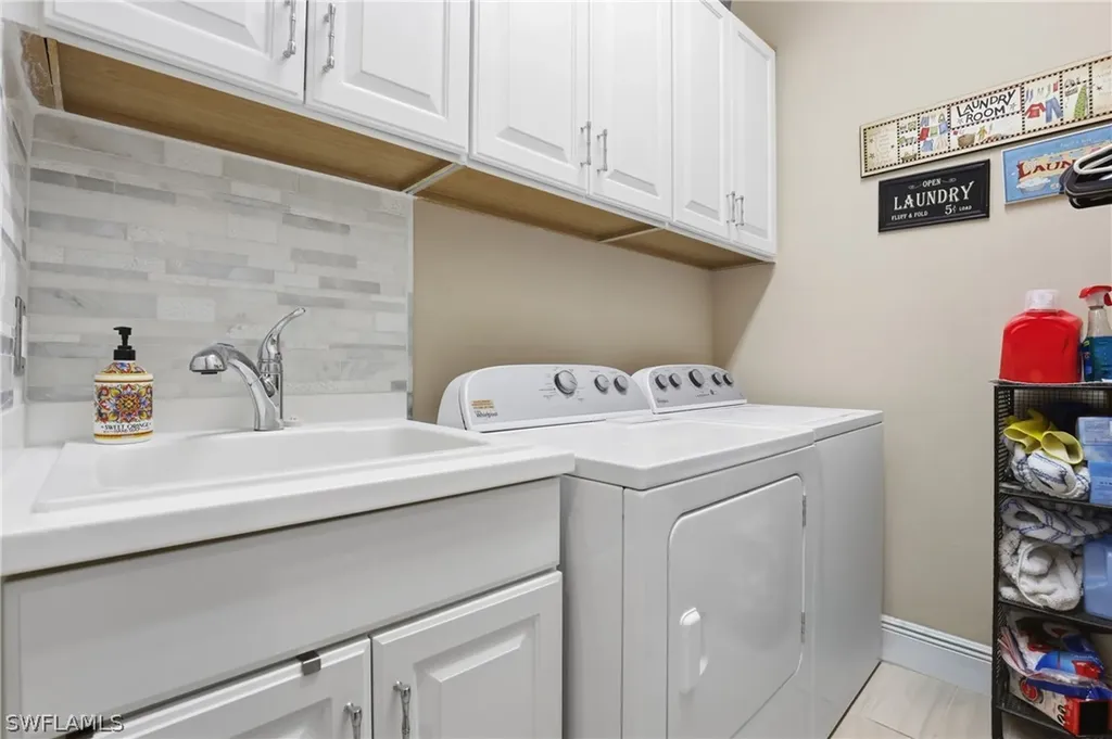 2303 Somerset Place Naples FL 34120