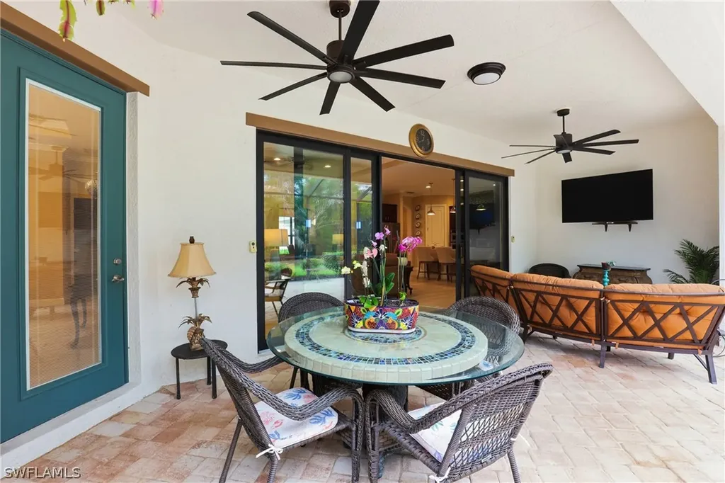2303 Somerset Place Naples FL 34120