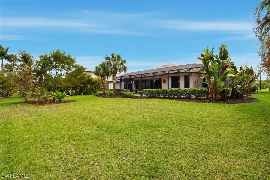 2303 Somerset Place Naples FL 34120