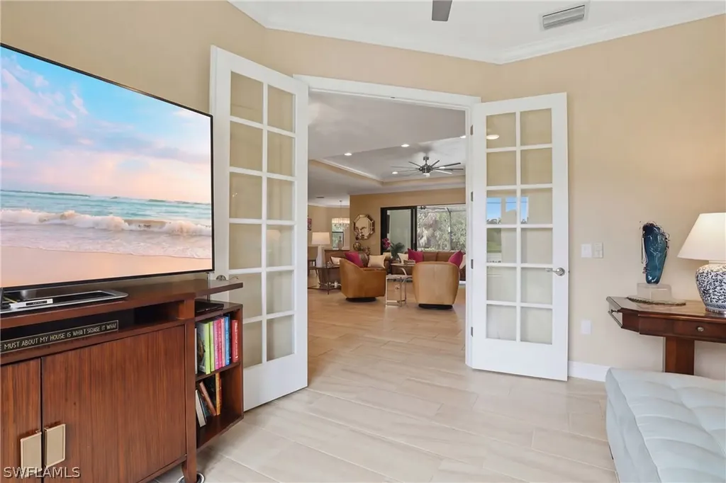 2303 Somerset Place Naples FL 34120