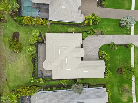 2303 Somerset Place Naples FL 34120