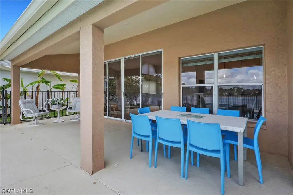 642 Lambton Lane NE Naples FL 34104