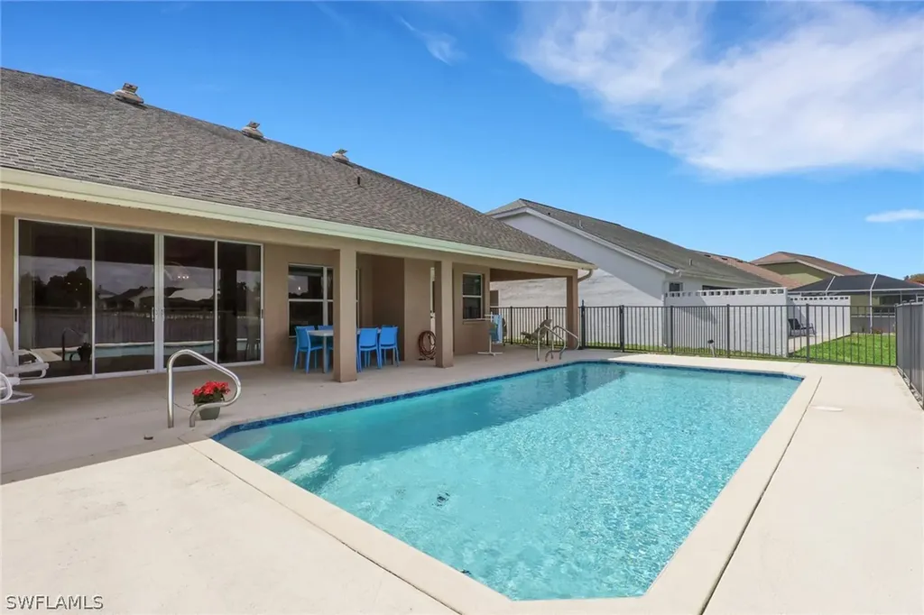 642 Lambton Lane NE Naples FL 34104