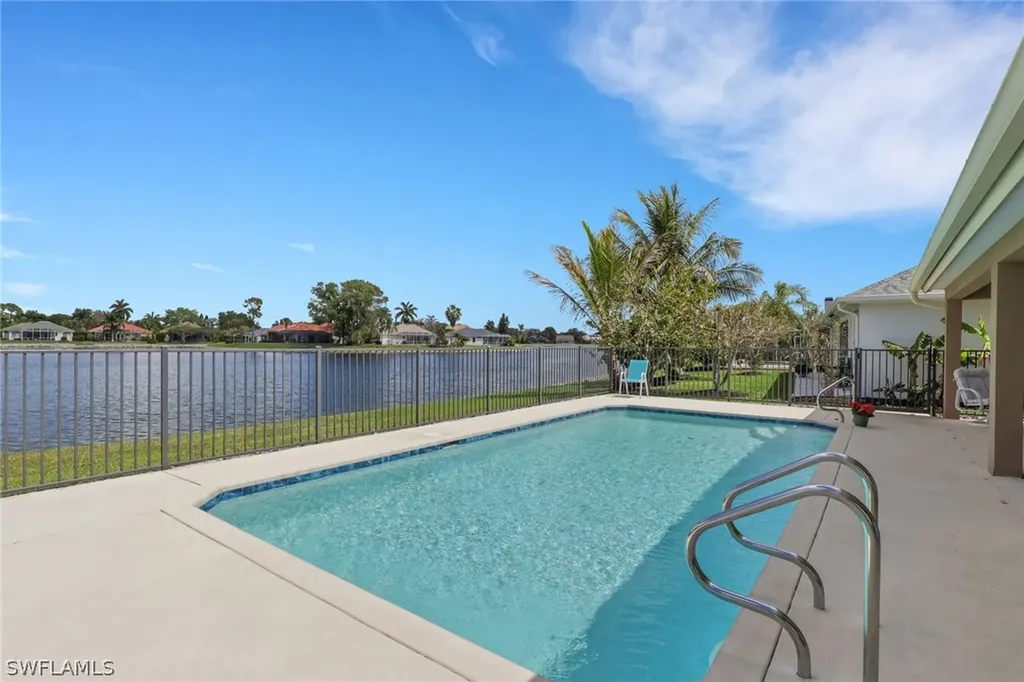 642 Lambton Lane NE Naples FL 34104
