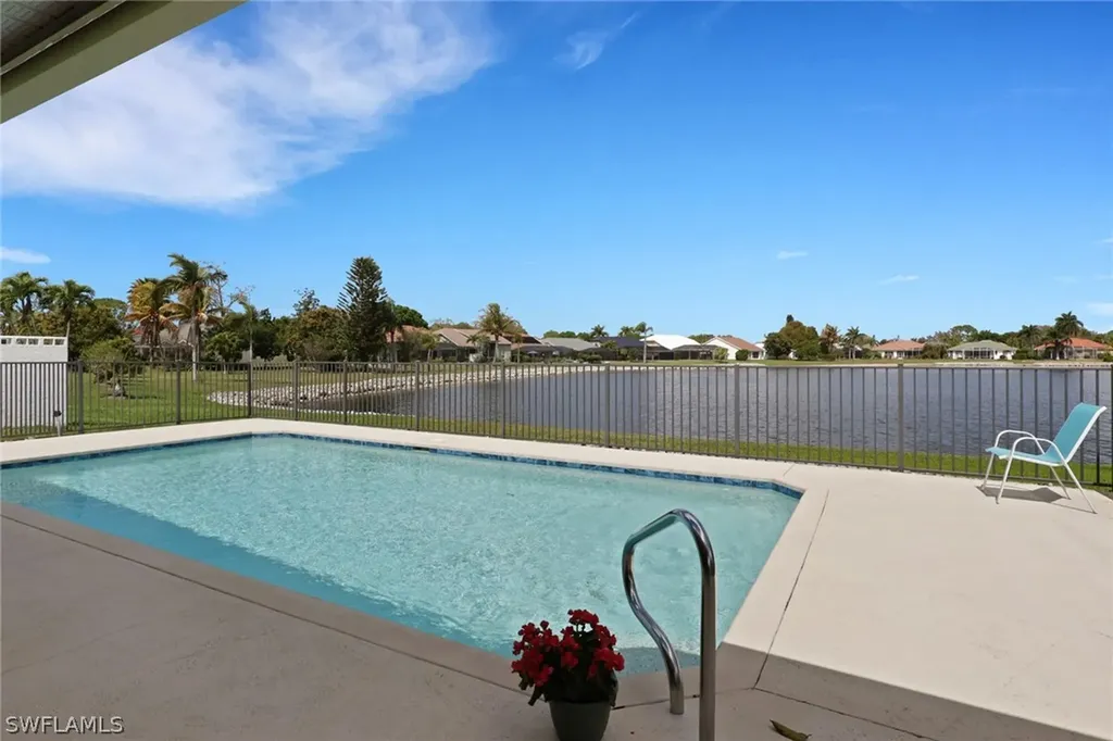 642 Lambton Lane NE Naples FL 34104