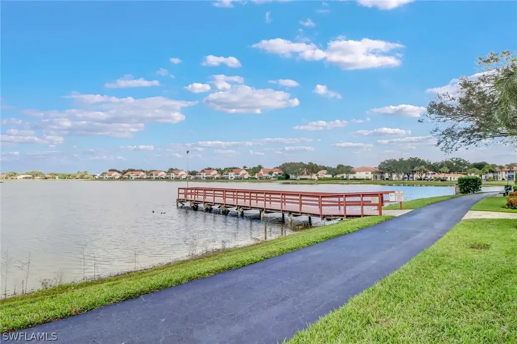 642 Lambton Lane NE Naples FL 34104