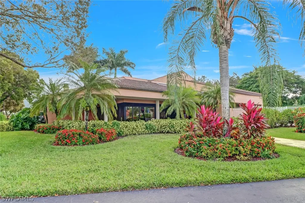 642 Lambton Lane NE Naples FL 34104