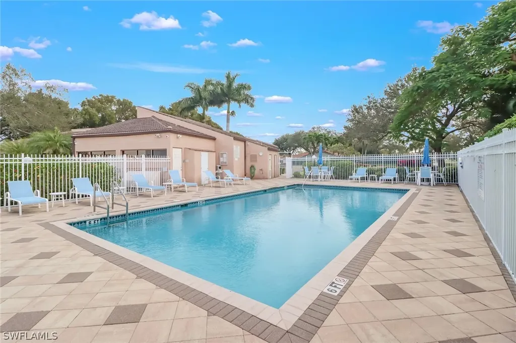 642 Lambton Lane NE Naples FL 34104