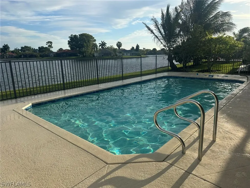 642 Lambton Lane NE Naples FL 34104