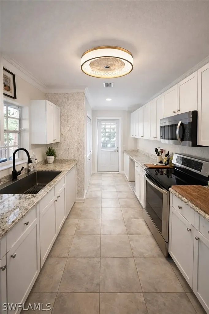4121 8th Avenue SE Naples FL 34117