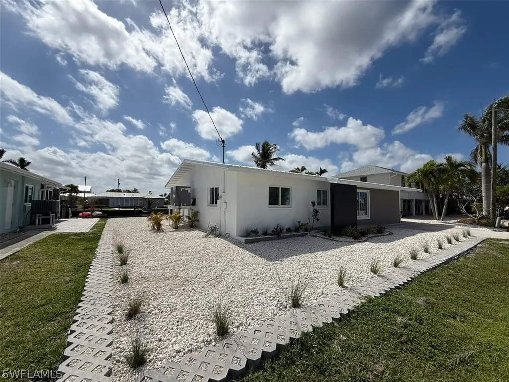 2823 Janet Street Matlacha FL 33993