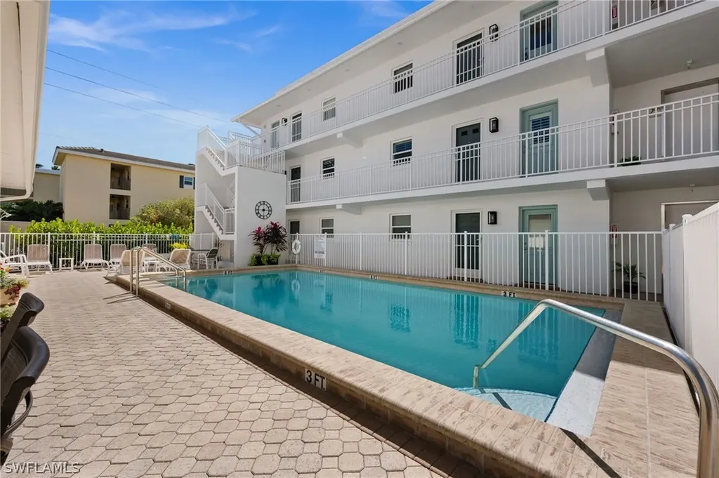 1021 3rd Street S Naples FL 34102