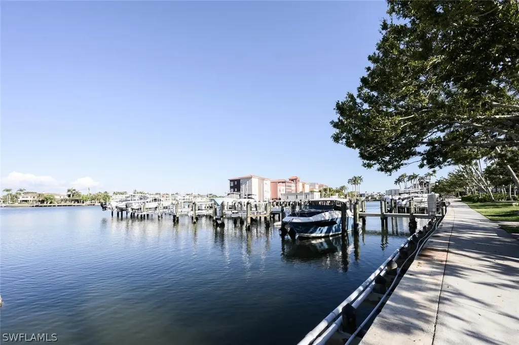 Bs# 26 4090 Gulf Shore Boulevard N Naples FL 34103