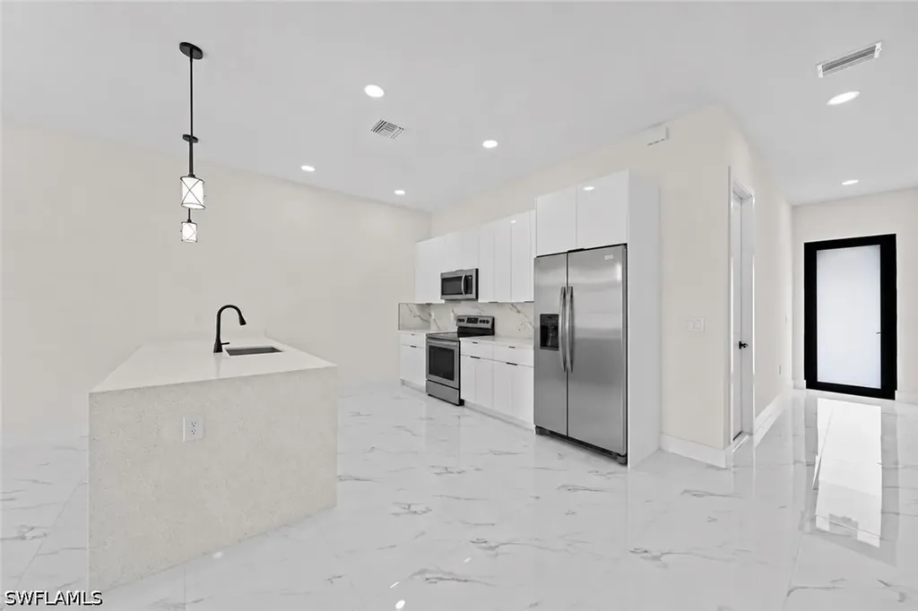 1024/1026 Diplomat Parkway E Cape Coral FL 33909