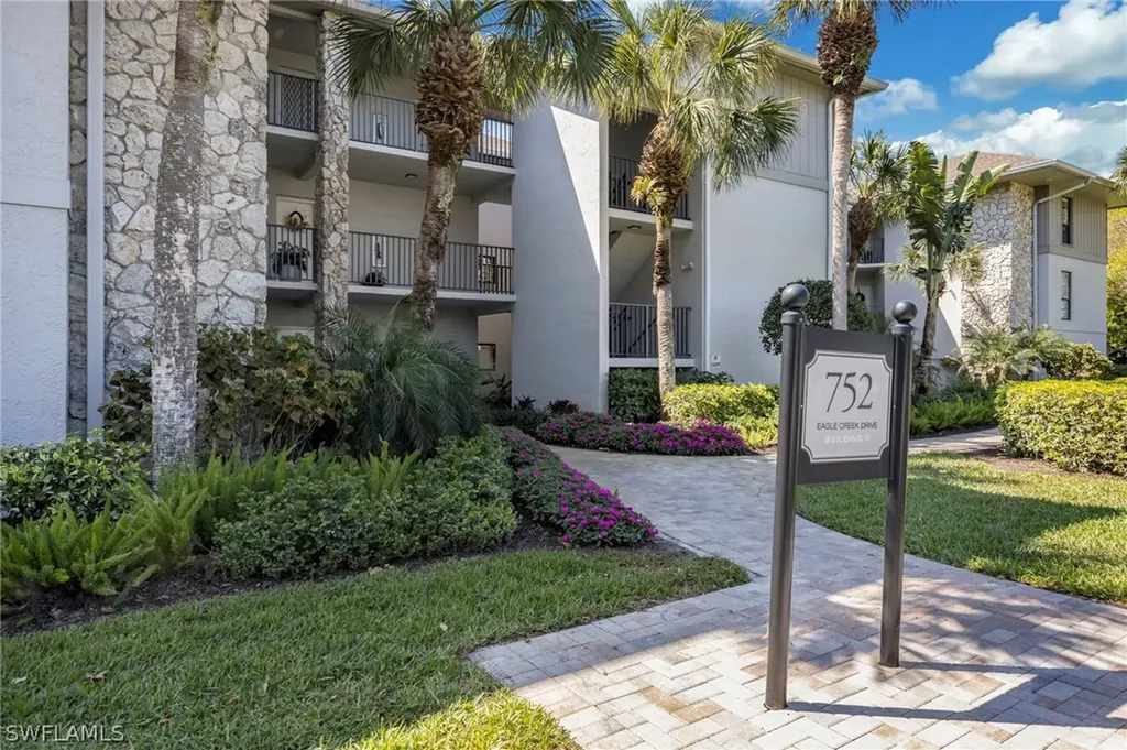 752 Eagle Creek Drive Naples FL 34113