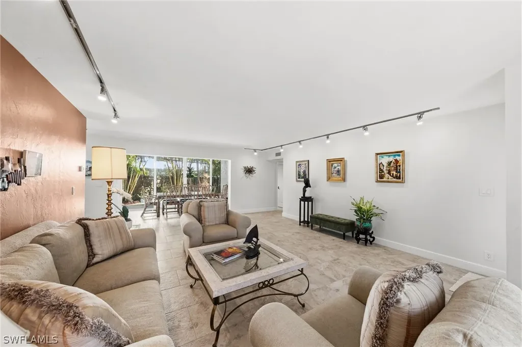 4772 West Boulevard Naples FL 34103