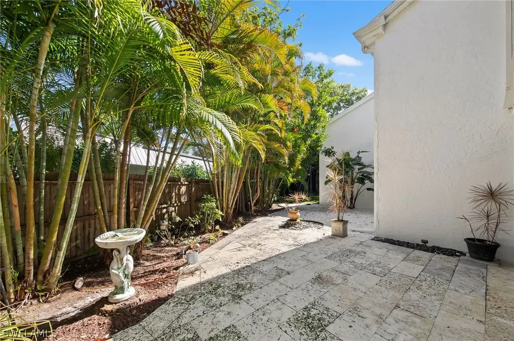 4772 West Boulevard Naples FL 34103