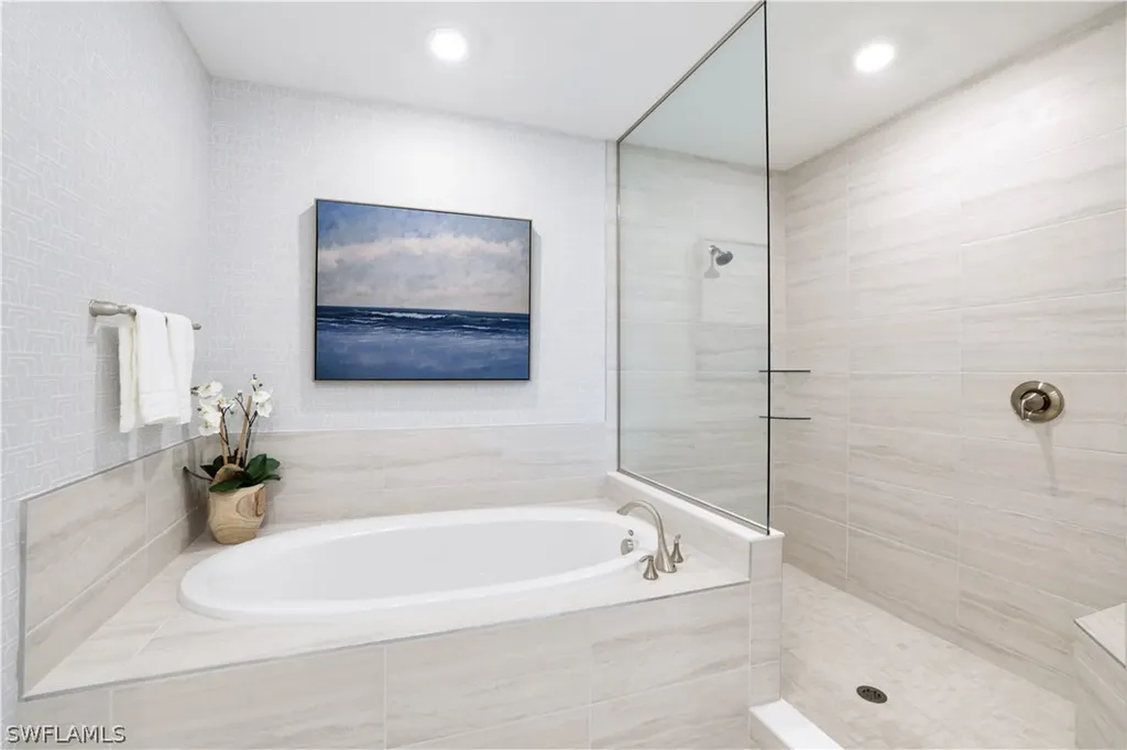 16371 Viansa Way Naples FL 34110