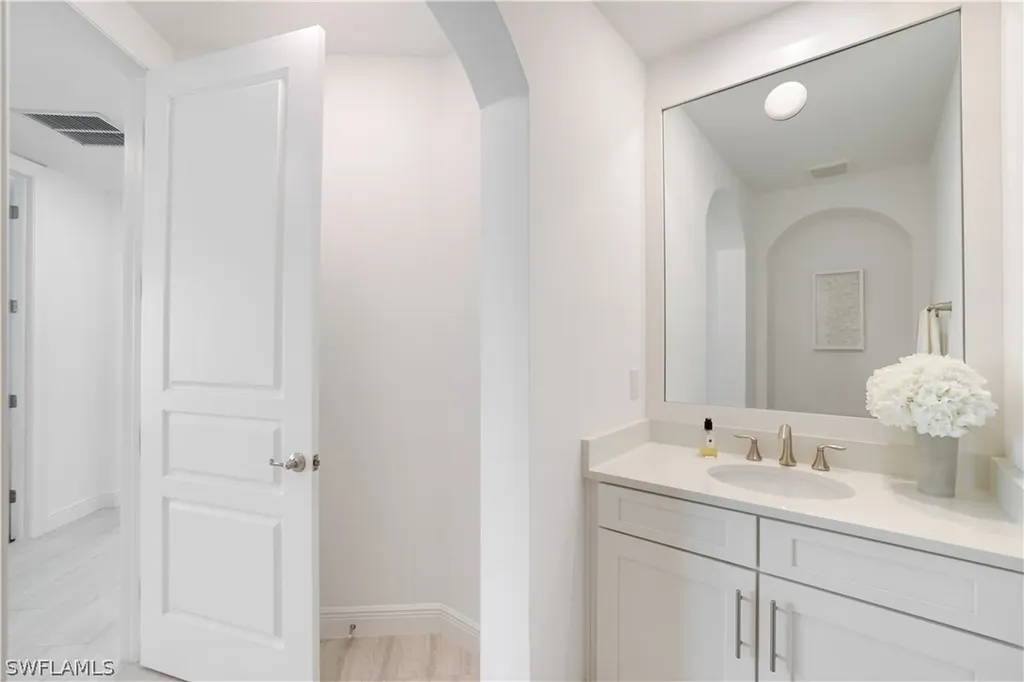 16371 Viansa Way Naples FL 34110
