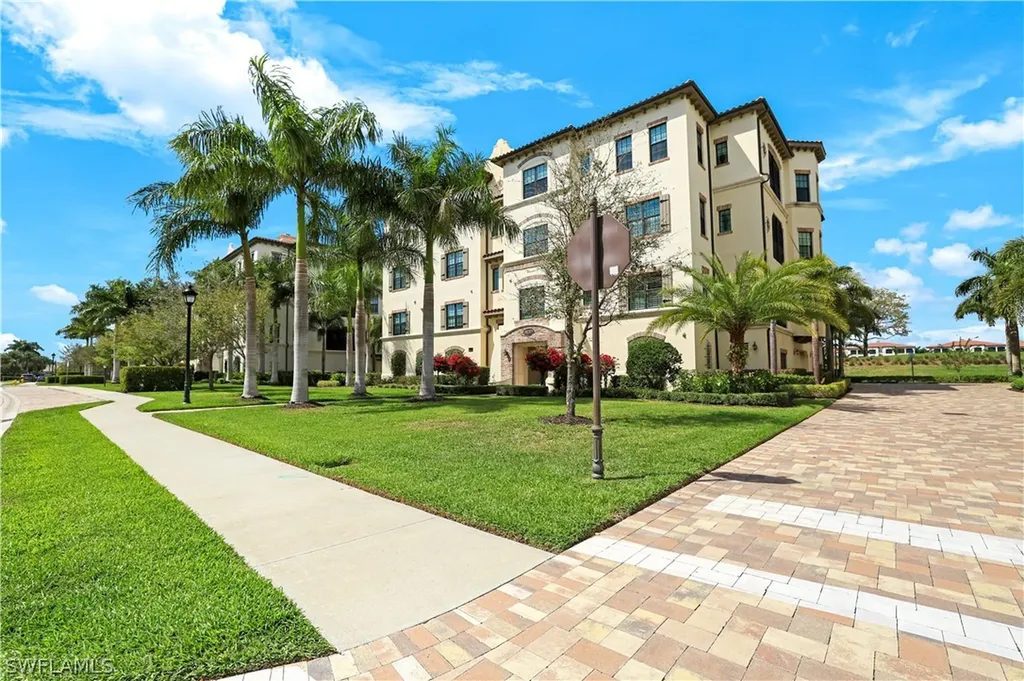 16371 Viansa Way Naples FL 34110