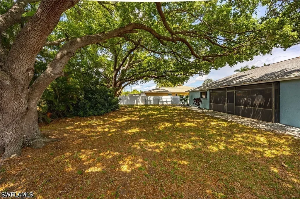 2220 SE 8th Terrace Cape Coral FL 33990
