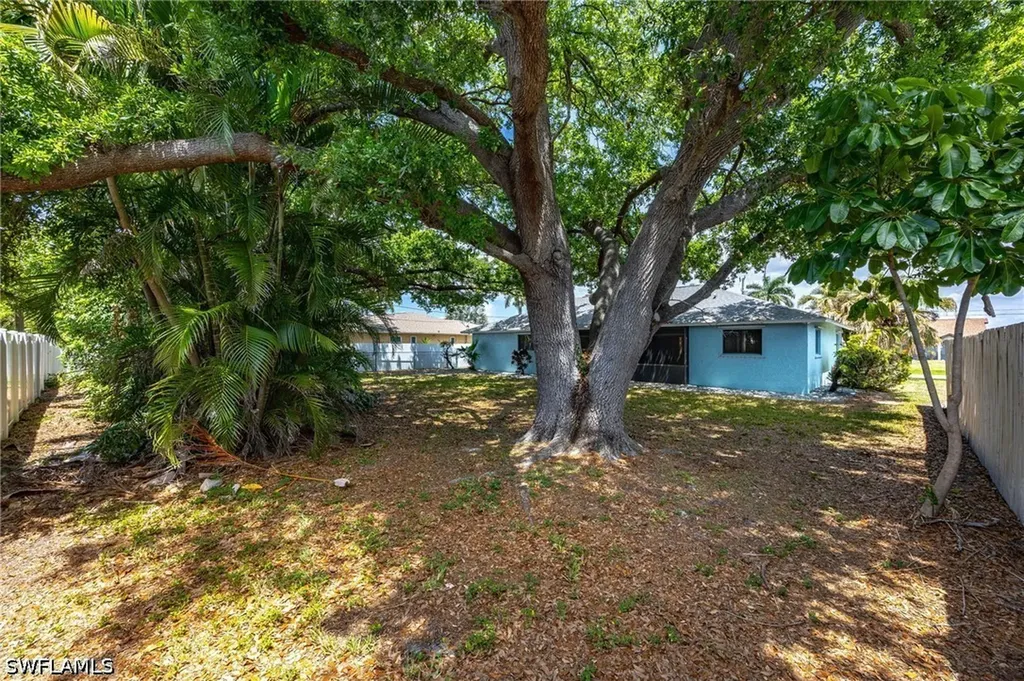 2220 SE 8th Terrace Cape Coral FL 33990
