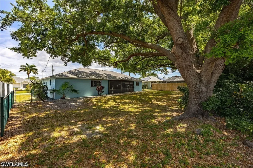 2220 SE 8th Terrace Cape Coral FL 33990