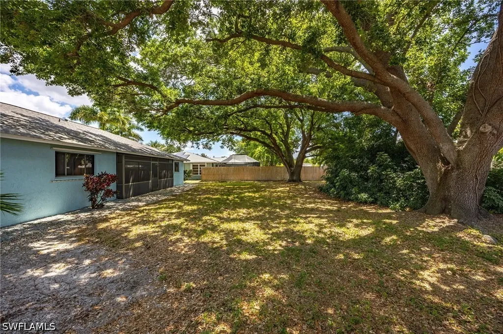 2220 SE 8th Terrace Cape Coral FL 33990