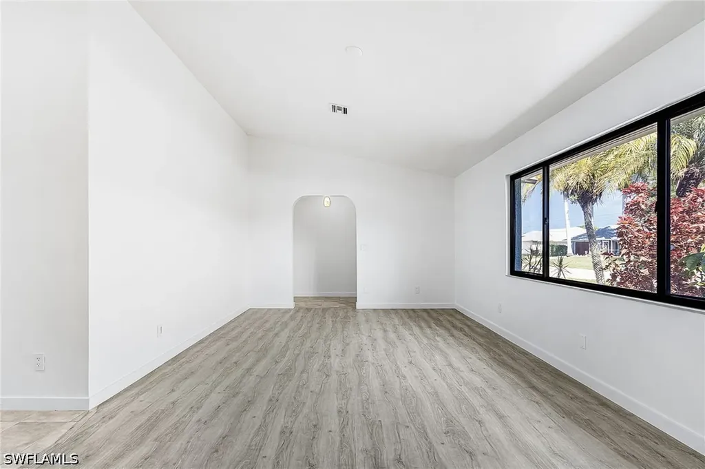 2220 SE 8th Terrace Cape Coral FL 33990