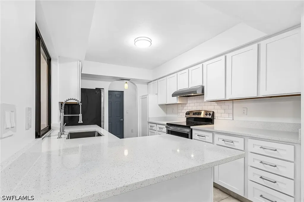2220 SE 8th Terrace Cape Coral FL 33990