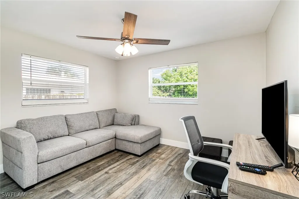 517 98th Avenue N Naples FL 34108