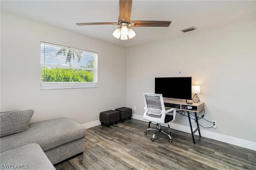 517 98th Avenue N Naples FL 34108