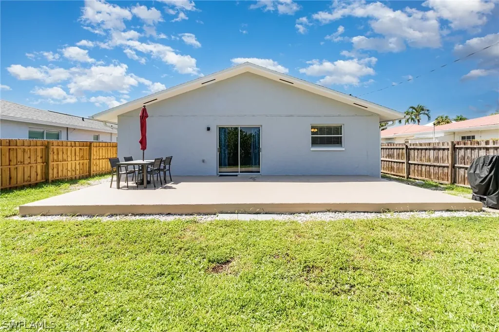 517 98th Avenue N Naples FL 34108