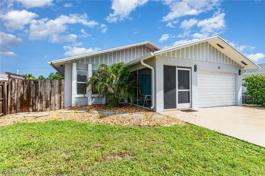 517 98th Avenue N Naples FL 34108