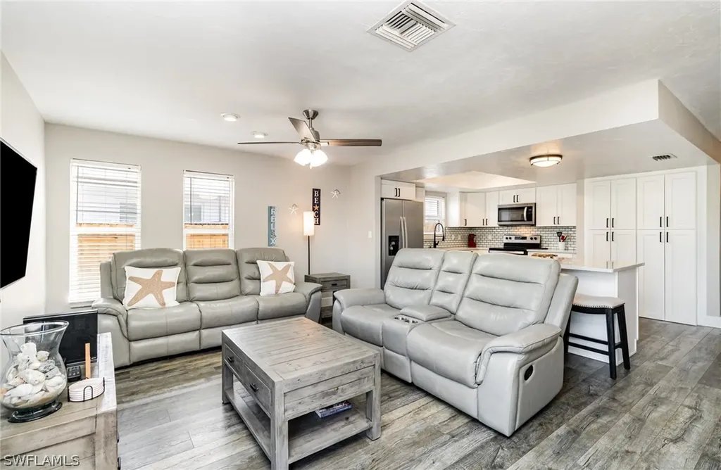 517 98th Avenue N Naples FL 34108