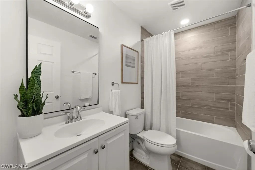 2400/2402 Martin Avenue Lehigh Acres FL 33973
