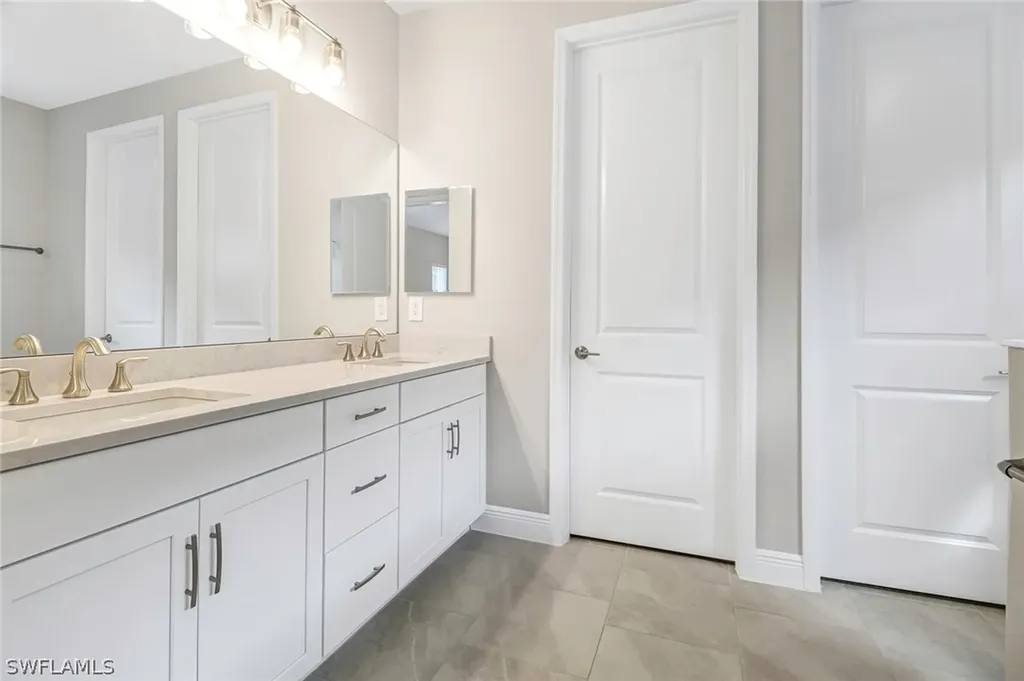4652 Centaurus Circle Naples FL 34120